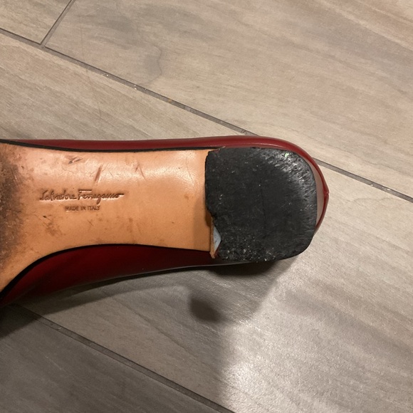 Salvatore Ferragamo Vintage Gold Bit Red Leather Pumps Heels Shoes Office Siren - Picture 9 of 11